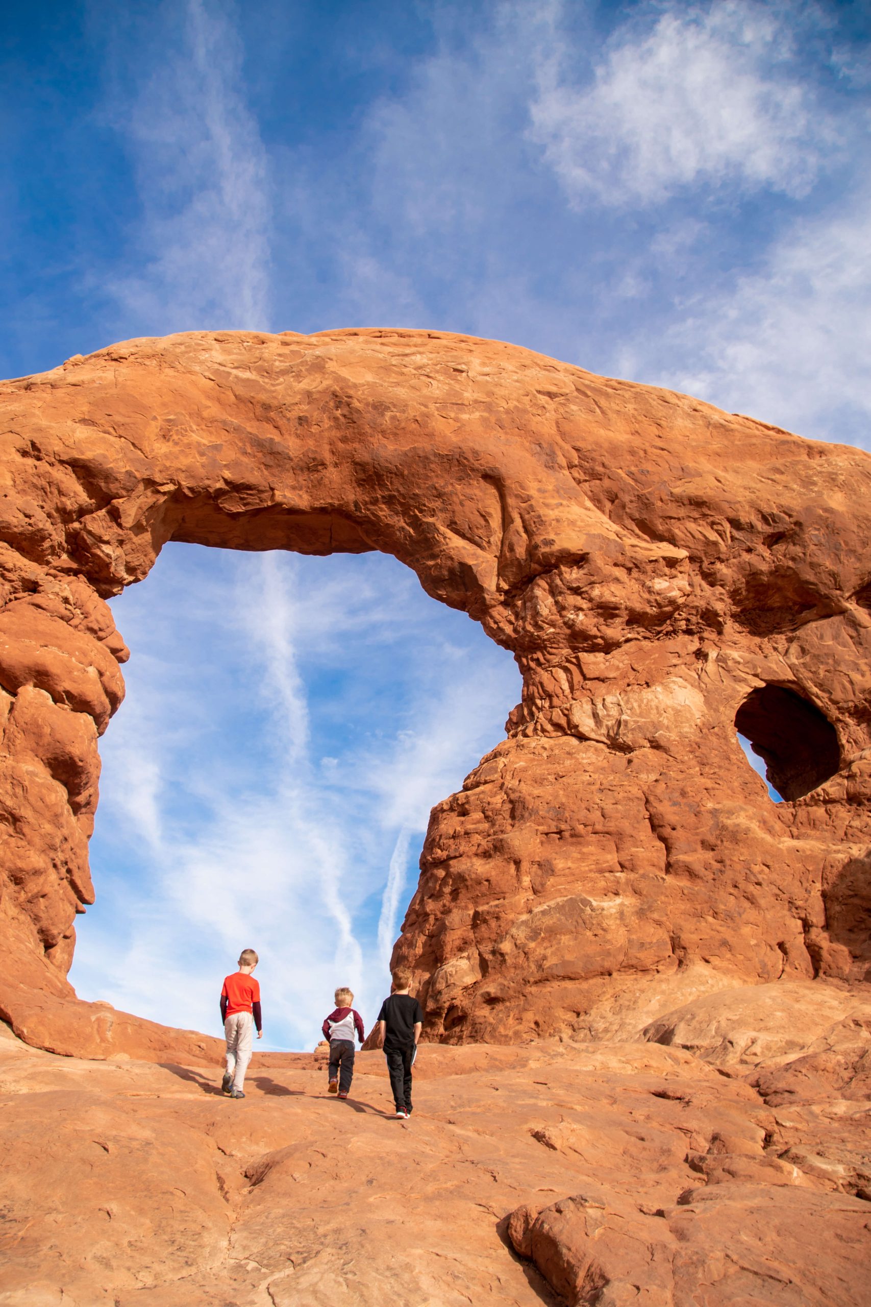 Moab arch with kids