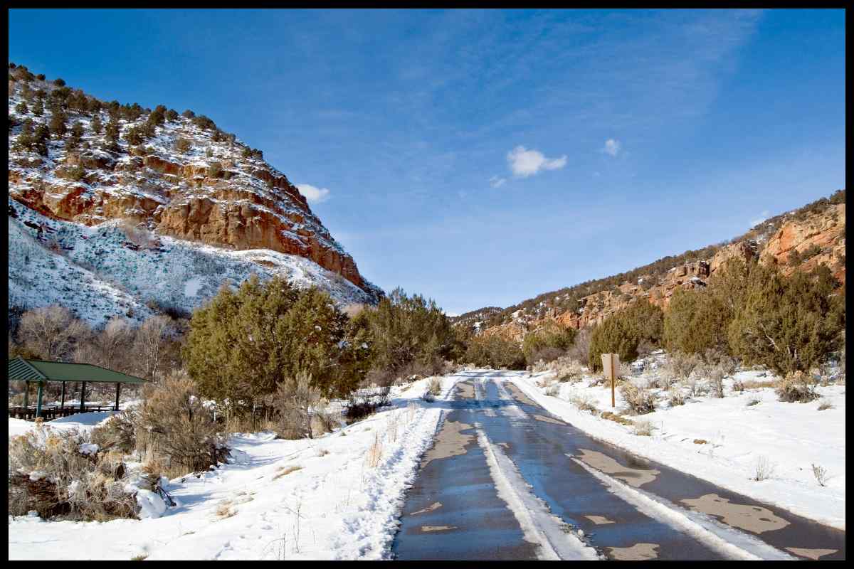 road in Utah with snow