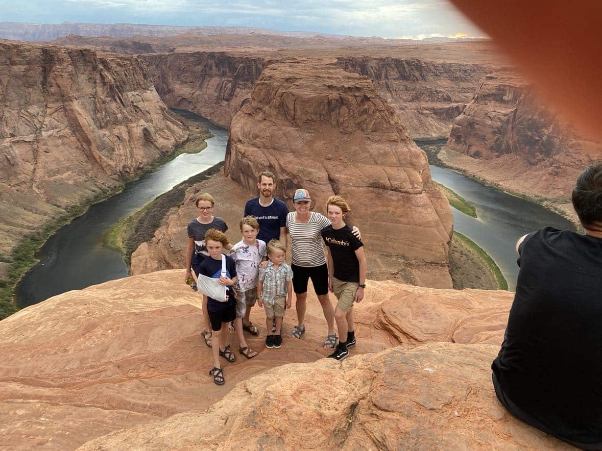 hiking horseshoe bend arizona colorado river